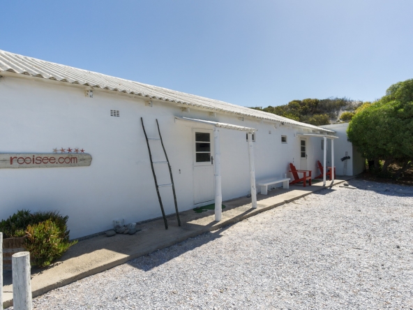 Rooisee Beach Cottage