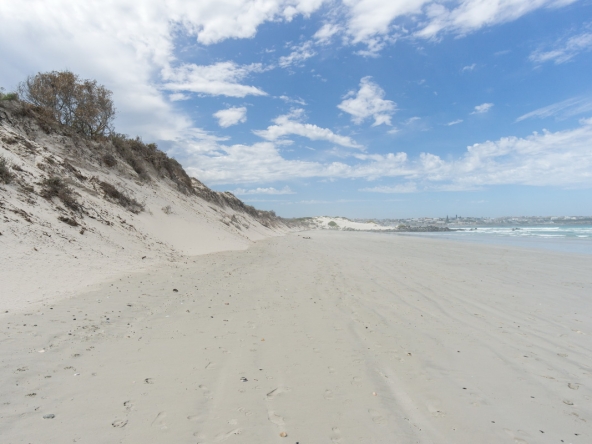 Rooisee Beach Cottage