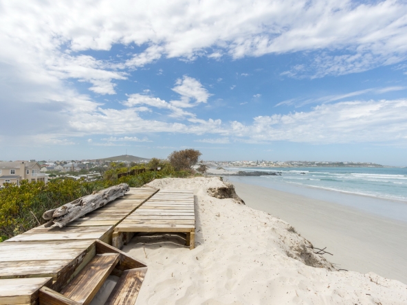 Rooisee Beach Cottage