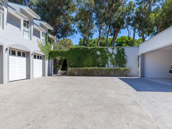 106 Newport AS 2019