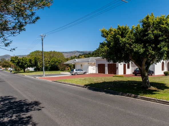 005 7 Rodgers Avenue AS 2013