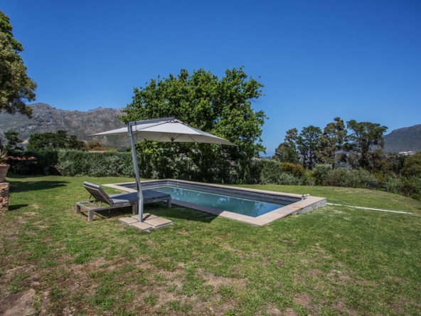 081 Petit Four AS 2020