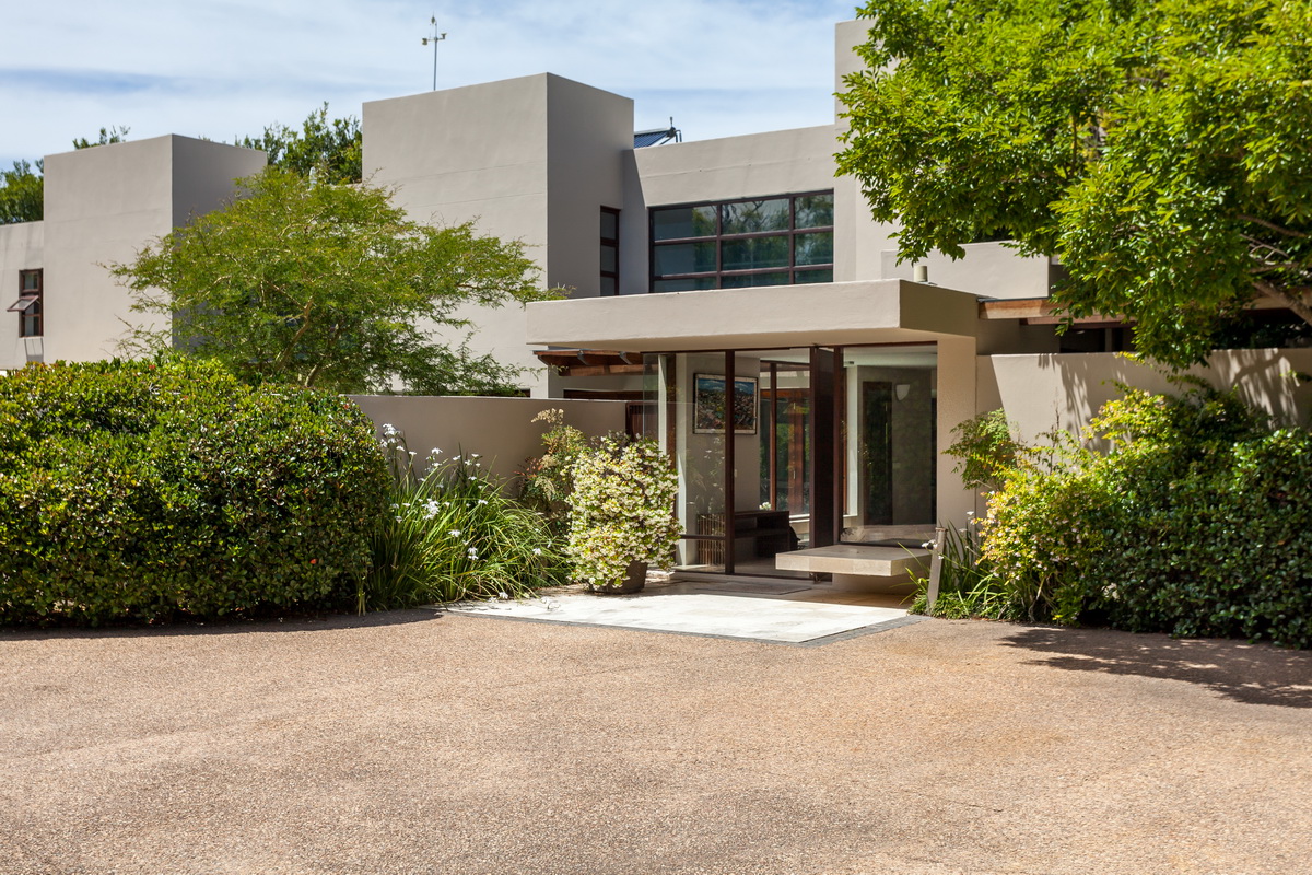 Airlie Place