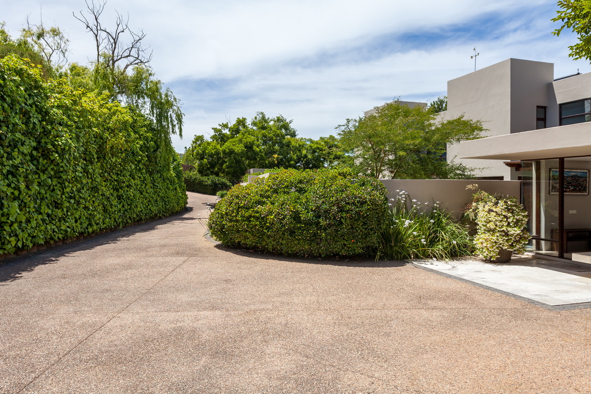 Airlie Place
