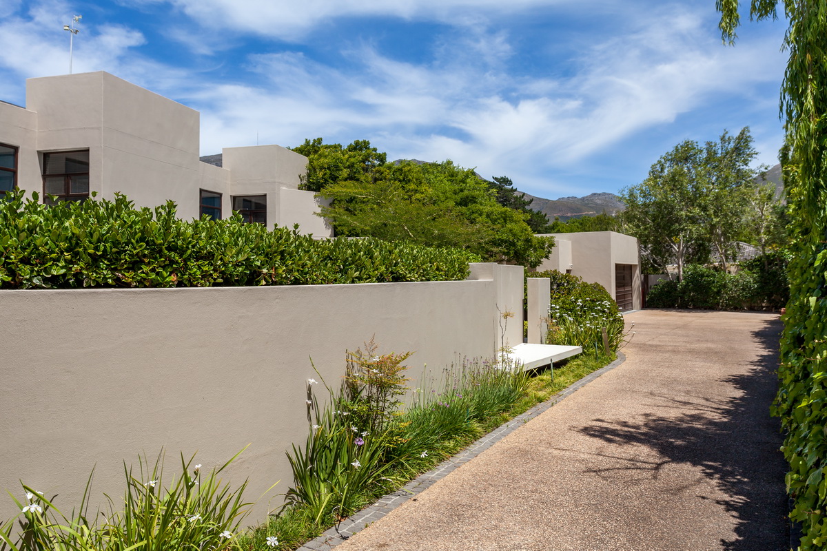Airlie Place