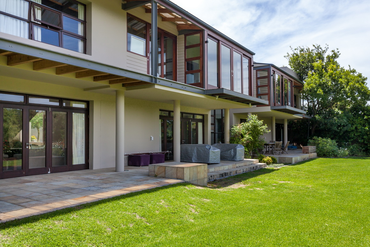 Airlie Place