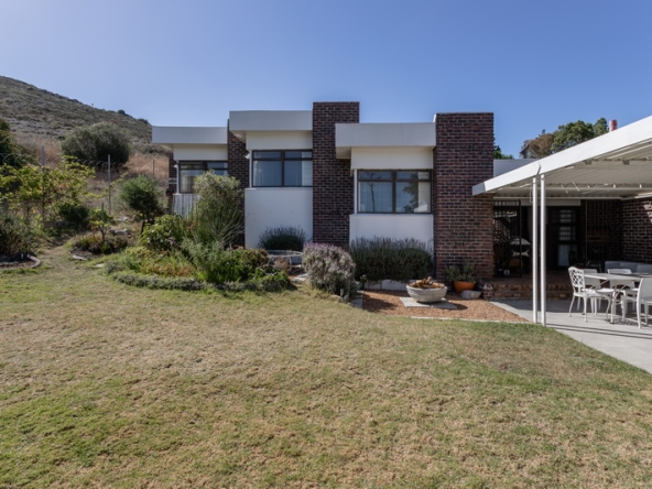 003 Kloof AS 2023