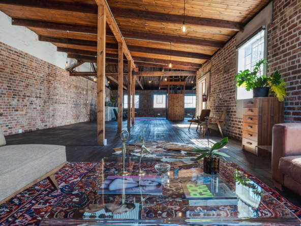 Six Love AS 2023- 17