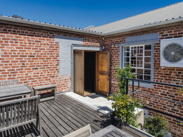 Six Love AS 2023- 32