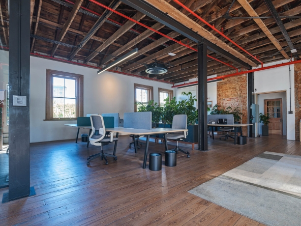Queens Whiskey Lounge AS 2024- 010