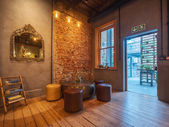 Queens Whiskey Lounge AS 2024- 027