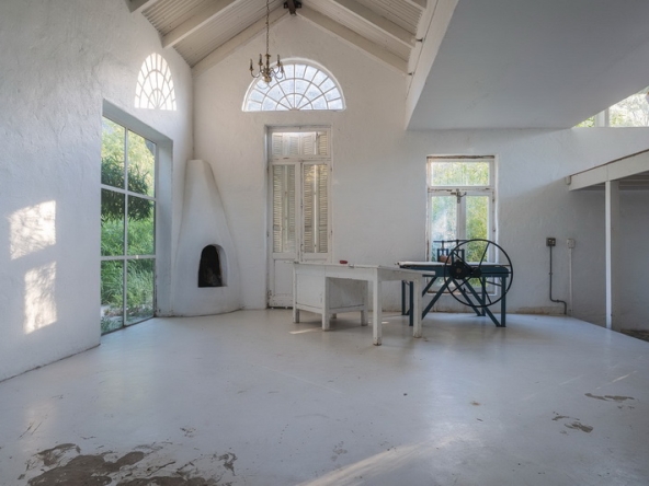018 44 Skirts Studio AS 2025