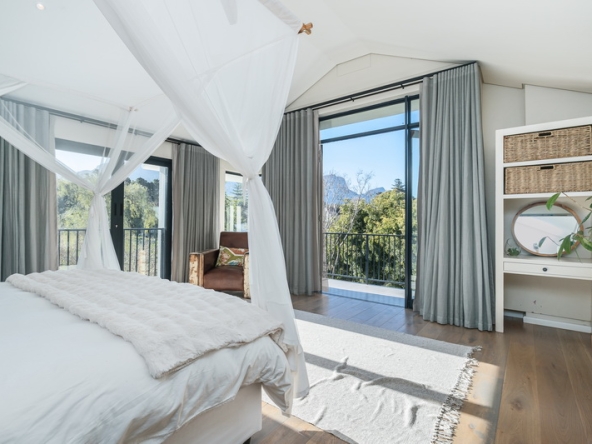 011 Sliding Doors AS 2025