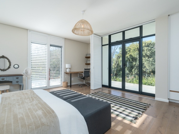 021 Sliding Doors AS 2025