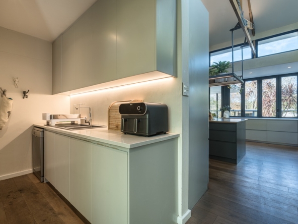 027 Sliding Doors AS 2025