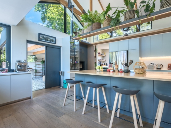 031 Sliding Doors AS 2025