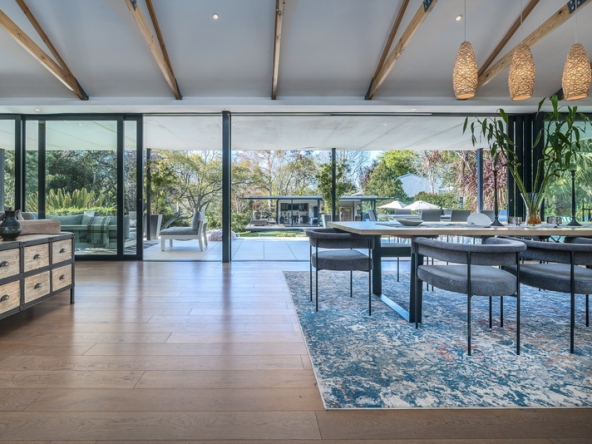 037 Sliding Doors AS 2025