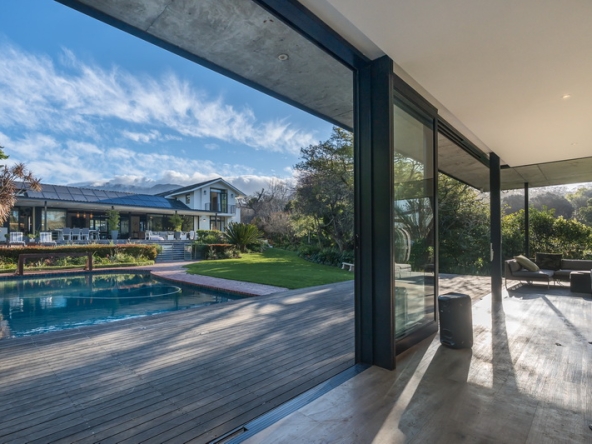067 Sliding Doors AS 2025