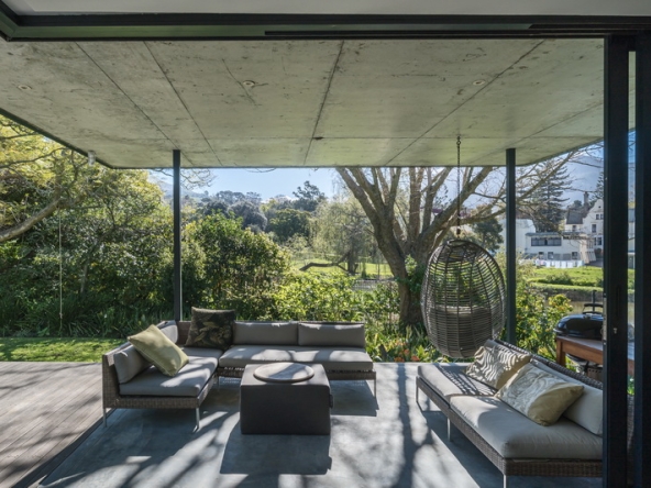 070 Sliding Doors AS 2025