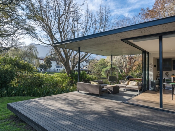 071 Sliding Doors AS 2025