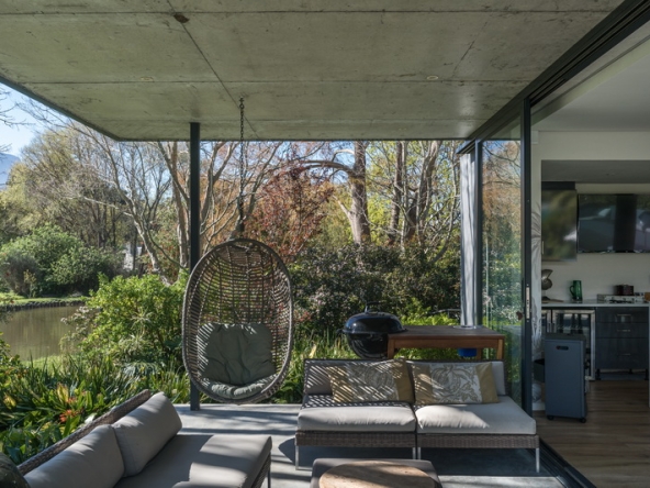 072 Sliding Doors AS 2025