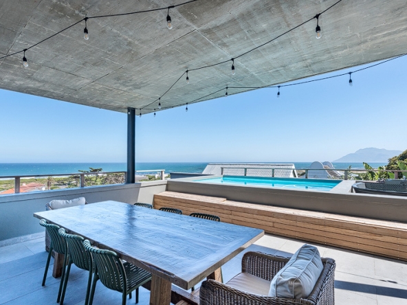 Sea and Summit AS 2025- 007