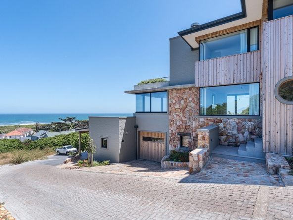 Sea and Summit AS 2025- 020