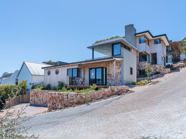 Sea and Summit AS 2025- 023