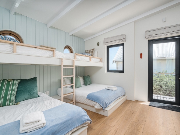 Sea and Summit AS 2025- 057