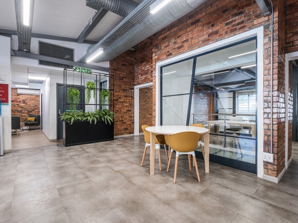 Womhub AS 2025- 049
