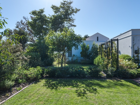 032 Balmoral Cottage AS 2024