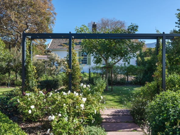 034 Balmoral Cottage AS 2024
