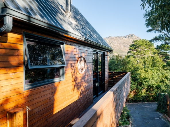 305 Amara Moon Guest House AS 2026